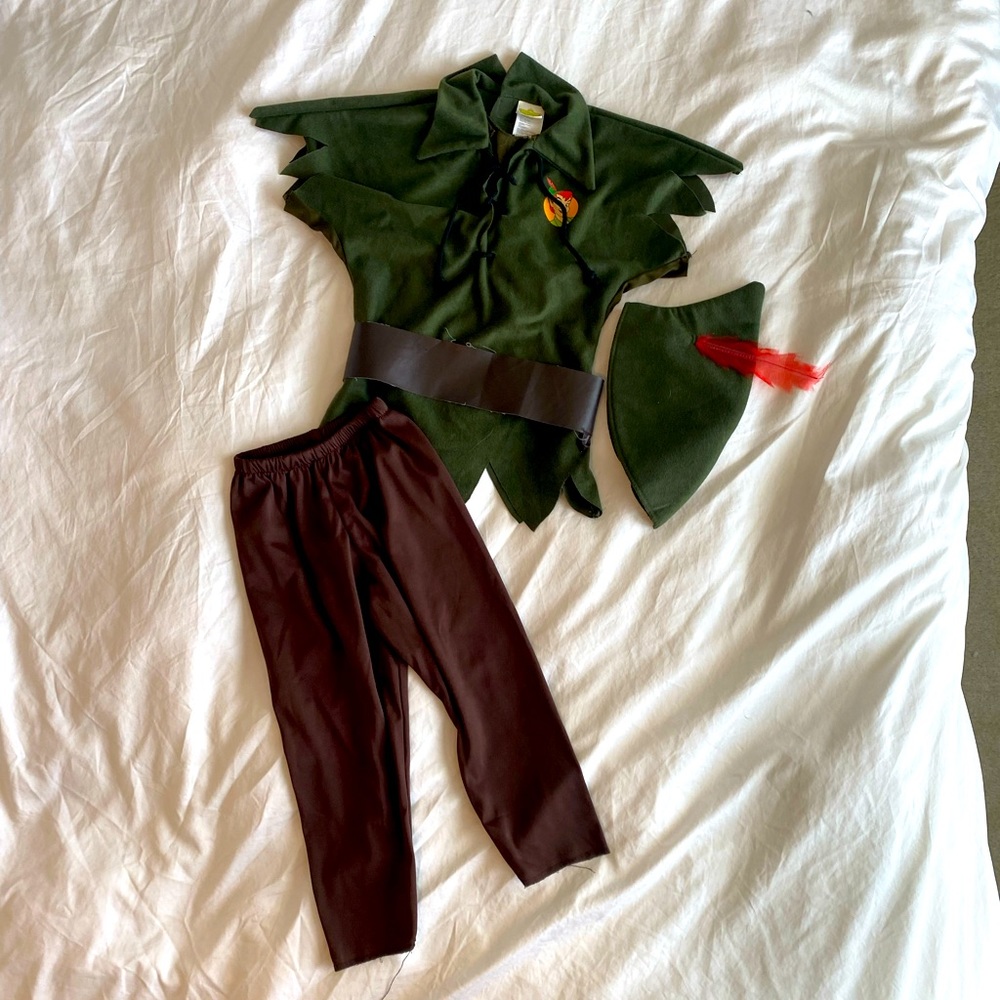 Peter Pan costume 3-4T Disney